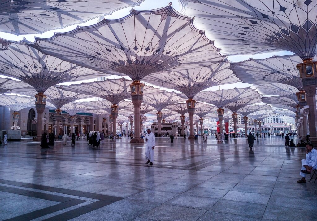 mosque, temple, minaret, religion, islamic, islam, allah, prophet, arabic, religious, ramadan, culture, holy, muslim, praying, city, quran, prayer, arab, people, sheikh, faith, madinah, quran, madinah, madinah, madinah, madinah, madinah